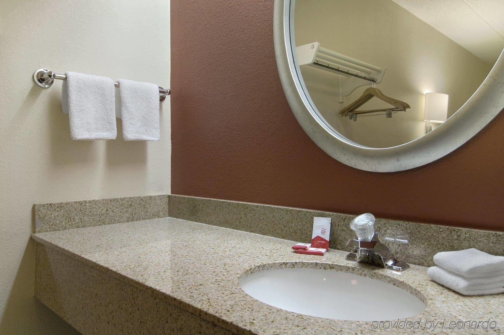 Red Roof Inn Detroit - Roseville St Clair Shores Exterior foto